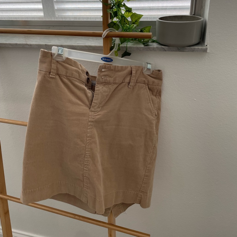 khaki skirt